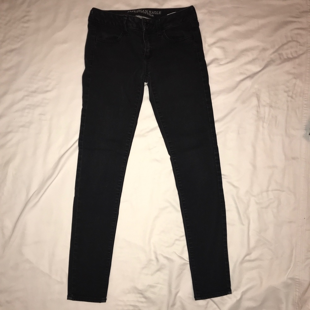 American eagle black denim skinny jeans!! Size 4